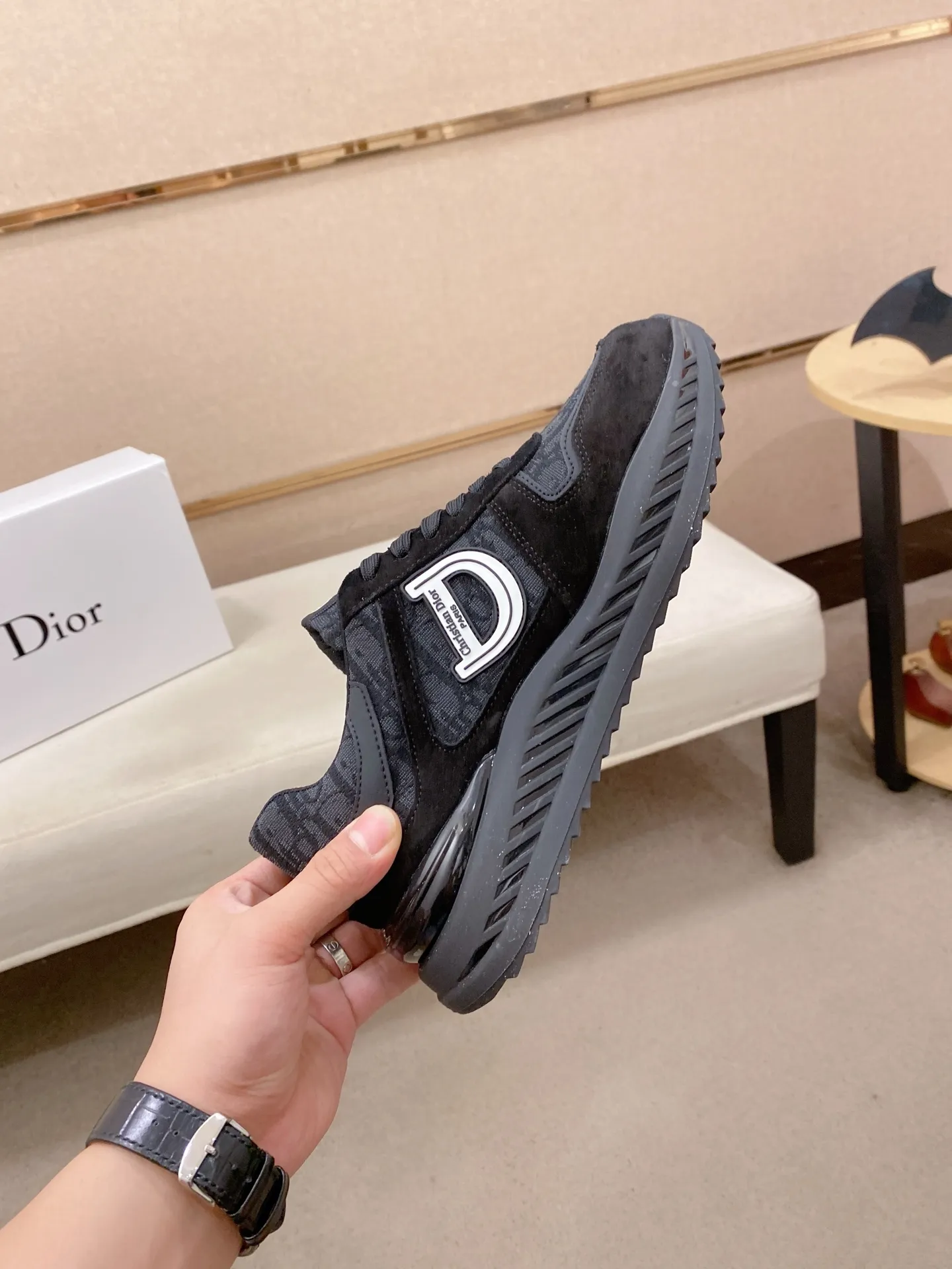 Men's shoes💰 462💰🇮🇹🇮🇹Dior d The new model is on sale at the same time at the counter. The upper 🇮🇹 is imported Italian first-layer cowhide, and the lining is fully imported sheepskin 💪💪. It is a complete 1⃣️ to 1⃣️ replica 🇮🇹💪💪, ⚠ Sole: The original sole is specially provided by the original factory. The exclusive movable molded sole is super comfortable. ⚠Original factory single goods, 🔍🔍high quality, you can enter and leave the counter at will, welcome to compare⚠. Code number:38-44
